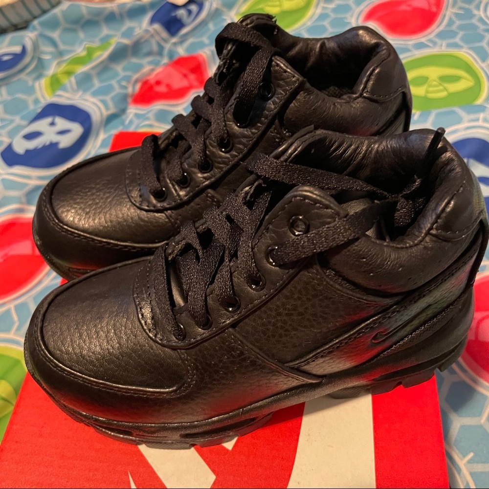 black nike ACG (toddler 10)